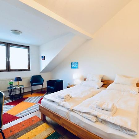 Charming Attic Apartment Near Messe Wien And Center Viena Exterior foto