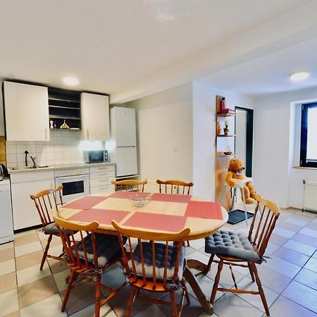 Charming Attic Apartment Near Messe Wien And Center Viena Exterior foto