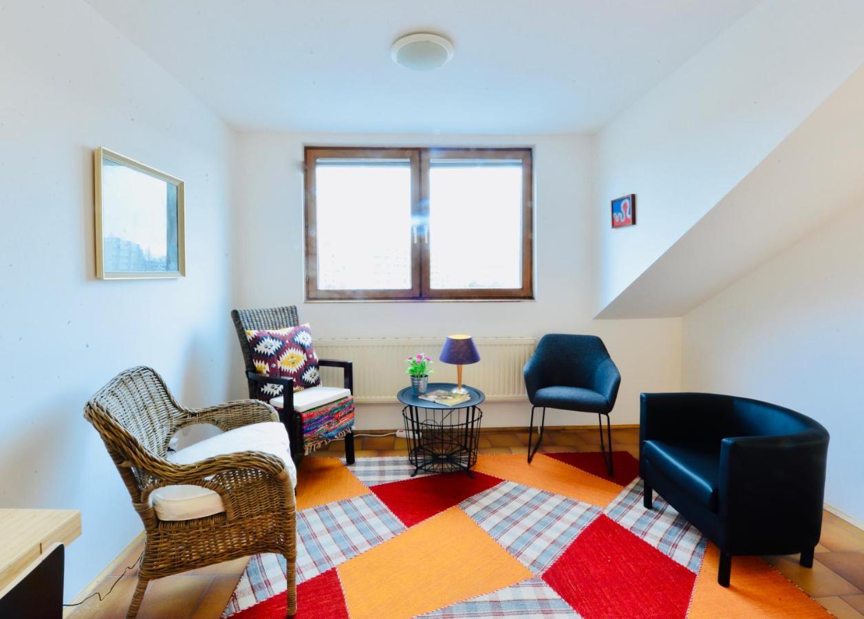 Charming Attic Apartment Near Messe Wien And Center Viena Exterior foto