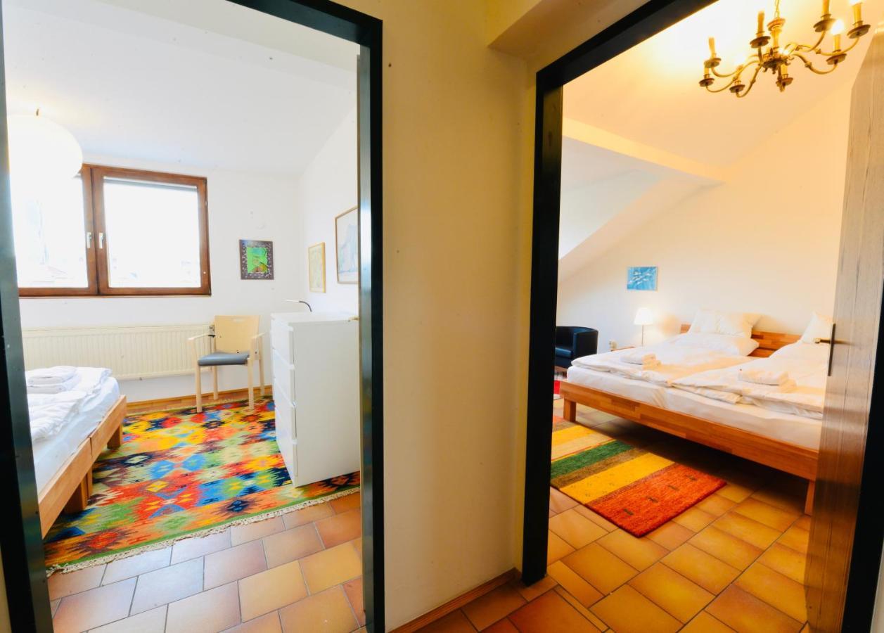 Charming Attic Apartment Near Messe Wien And Center Viena Exterior foto