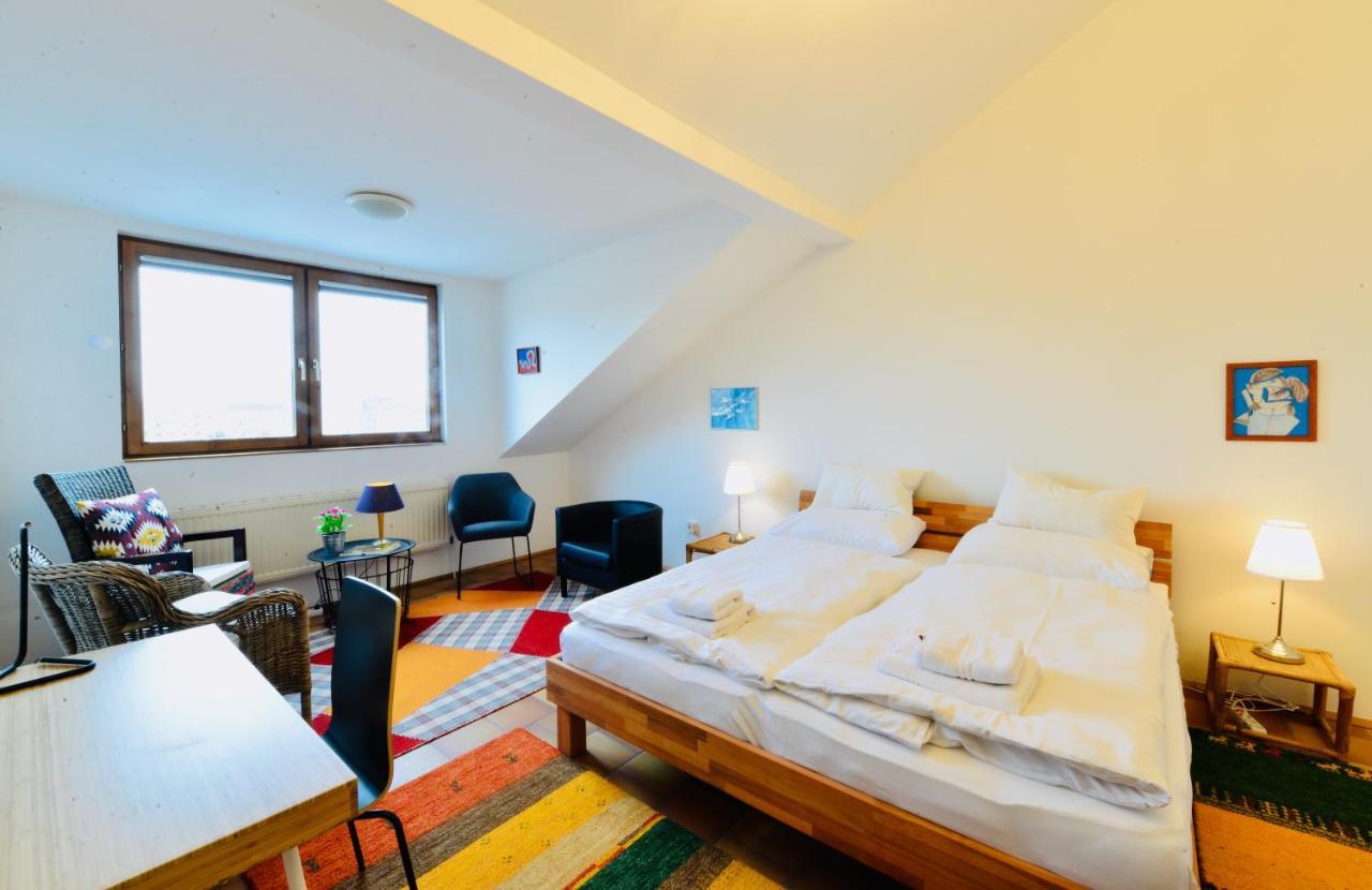 Charming Attic Apartment Near Messe Wien And Center Viena Exterior foto